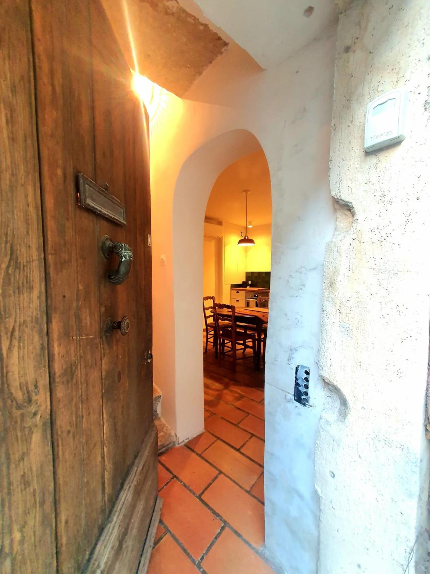 La Confidentielle Centre Ville Arles Terrasse ภายนอก รูปภาพ