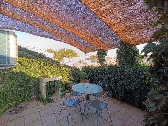 La Confidentielle Centre Ville Arles Terrasse ภายนอก รูปภาพ